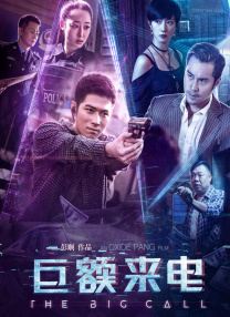 舒淇与郭敬明合影躲其身后：跟脸小人拍照诀窍 2015-11-02 11月1日，郭敬明在观看舒淇新片后，在后台两人开心合影，舒淇为了上镜还耍出“小心机”，偷偷藏身郭敬明身后，还在脸颊旁摆出剪刀手，她事后笑着说“跟脸小的人拍照诀窍”。